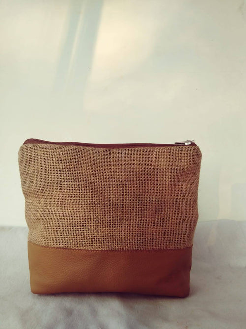 Busi Clutch Bag In Beige