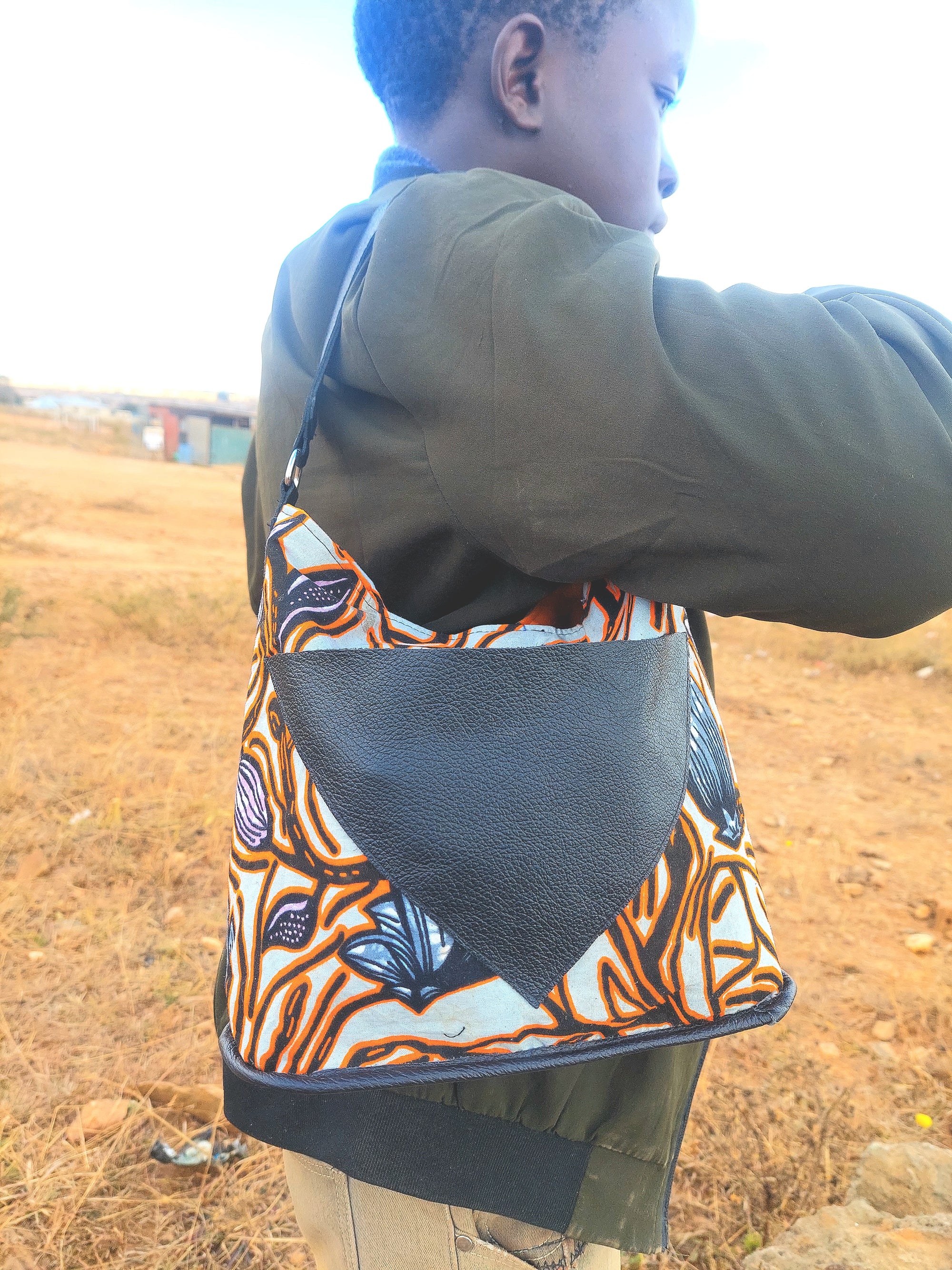 Luana Shoulder Bag