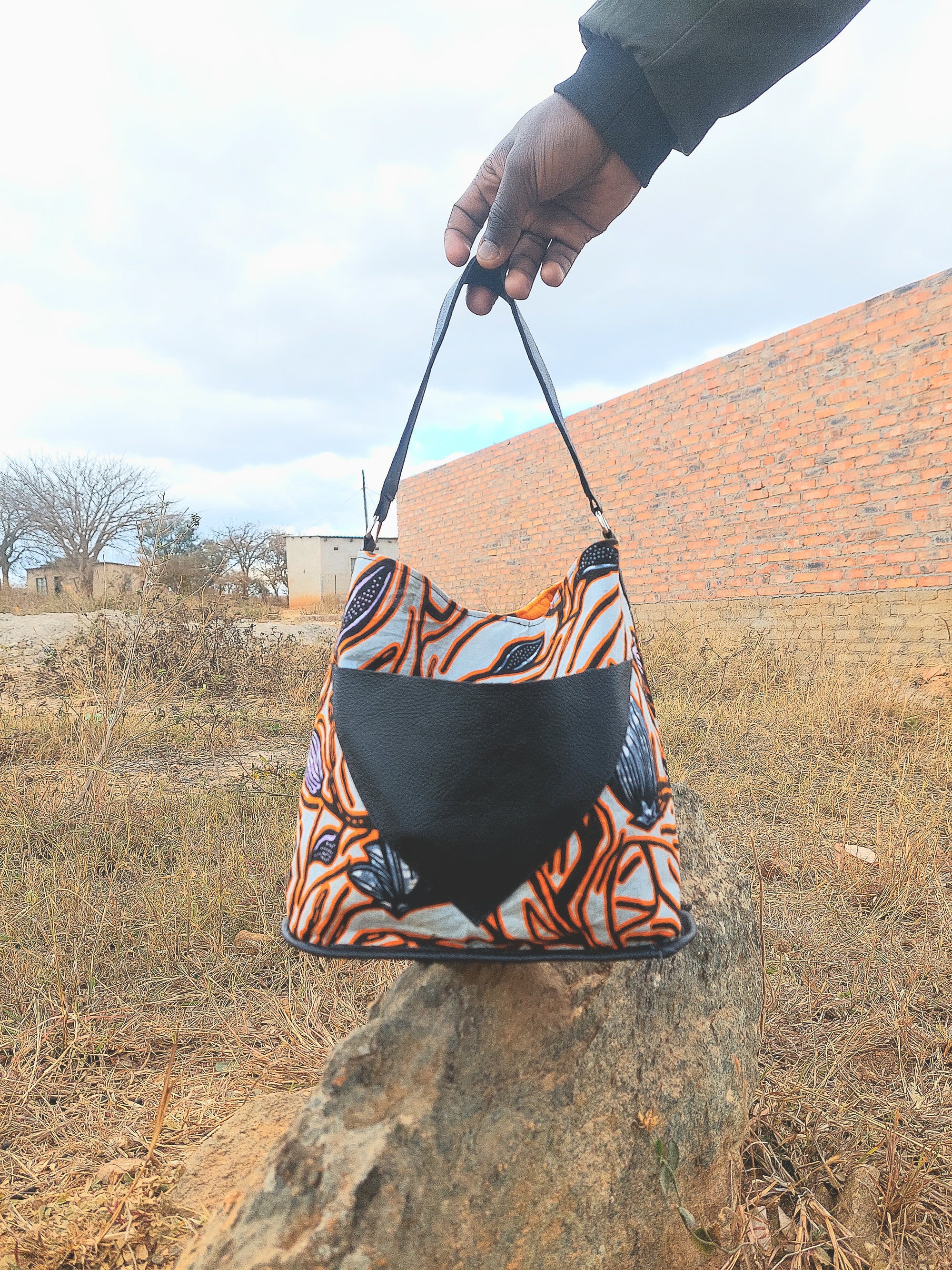 Luana Shoulder Bag