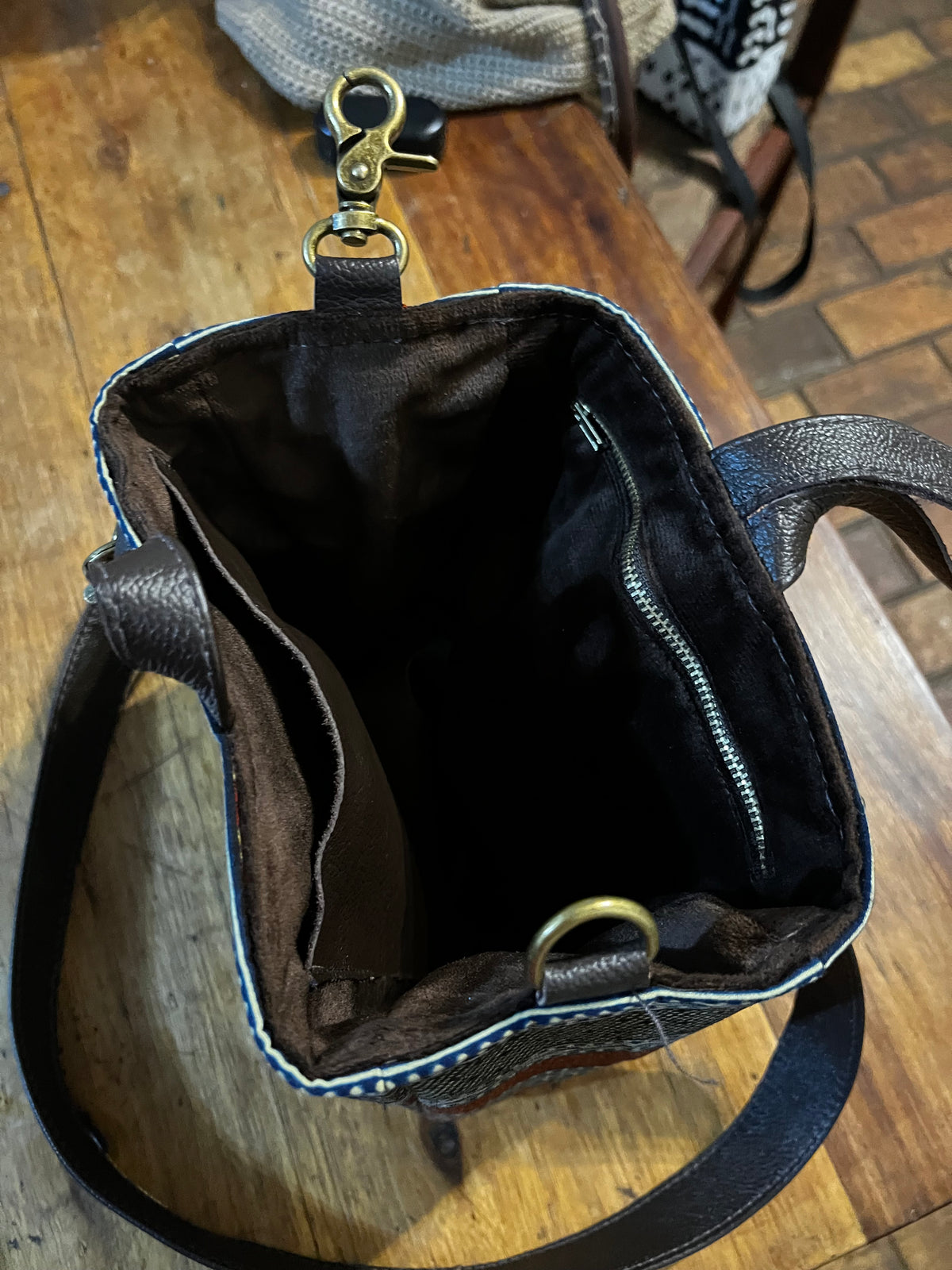 Lyeti Knot Crossbody Bag