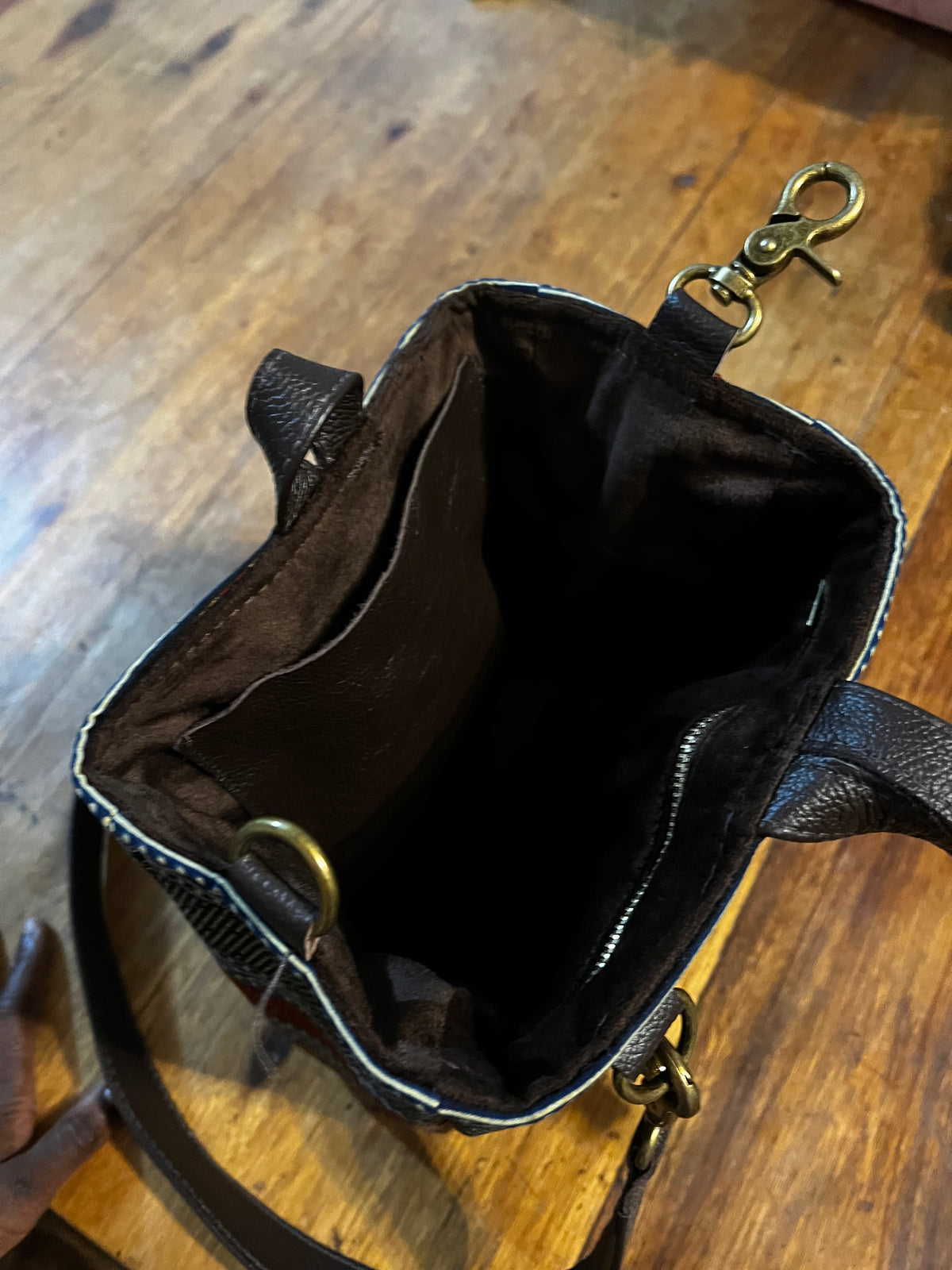 Lyeti Knot Crossbody Bag