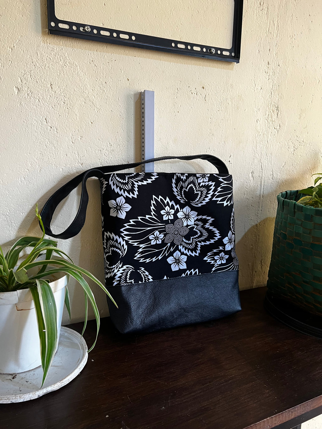 Imani Shoulder Bag