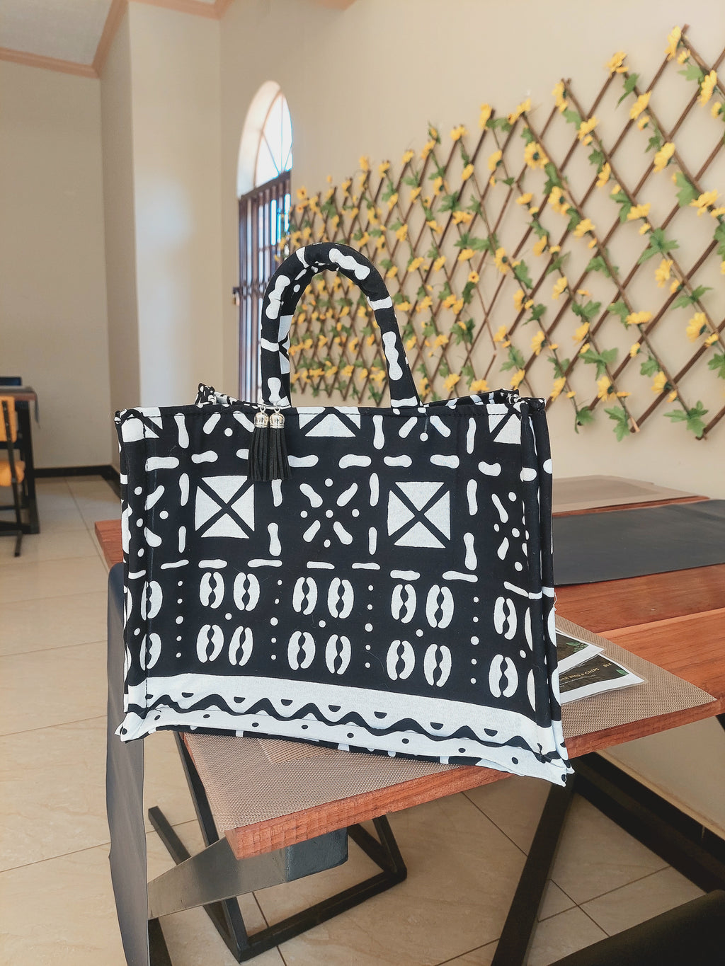 Telsi Midi Tote Bag