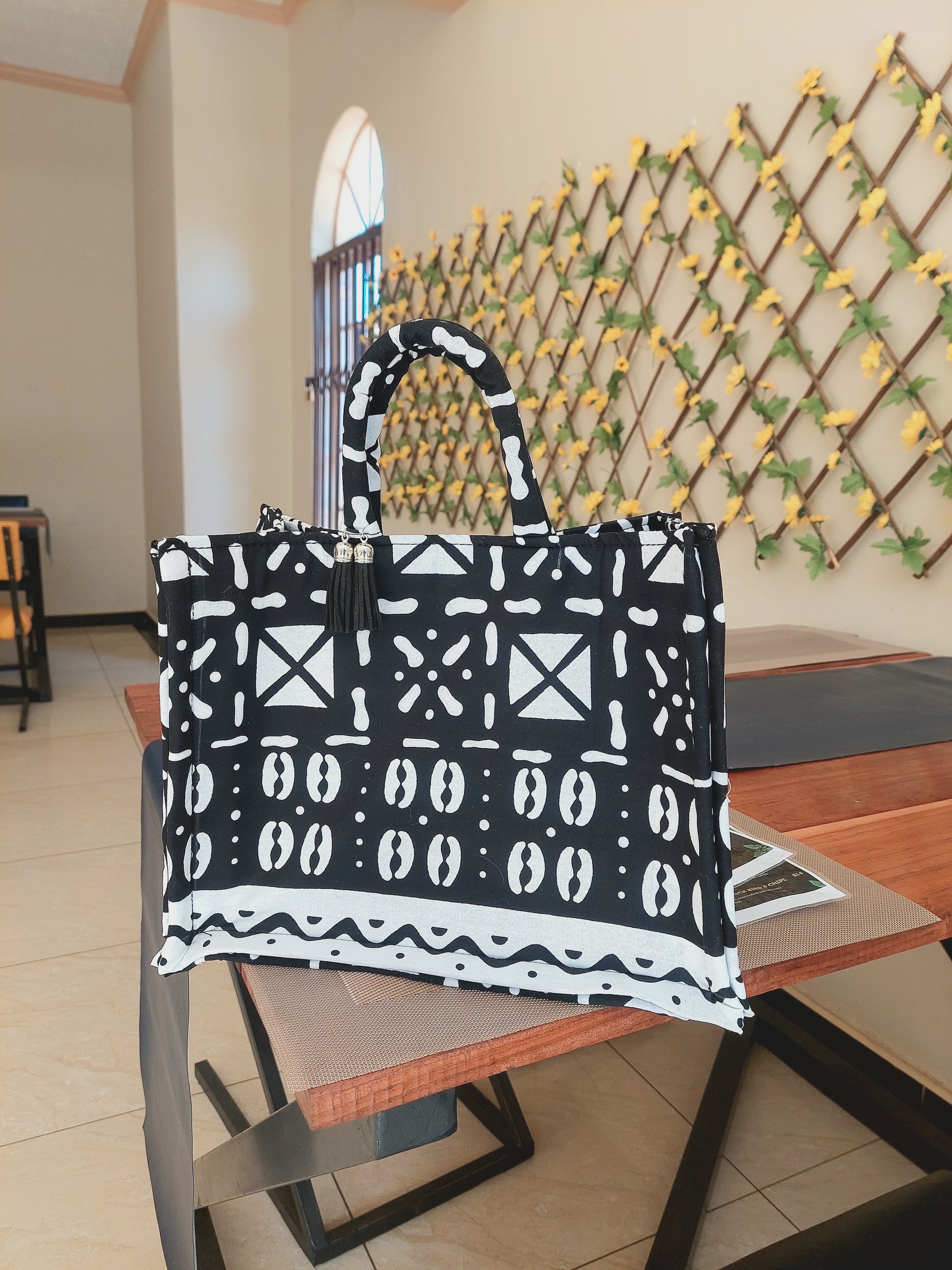 Telsi Midi Tote Bag