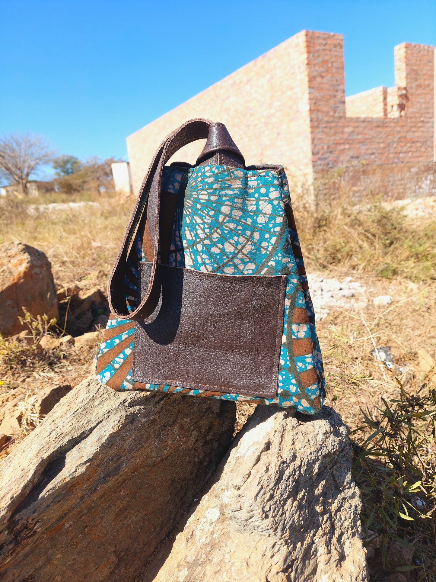 Zari Shoulder Bag