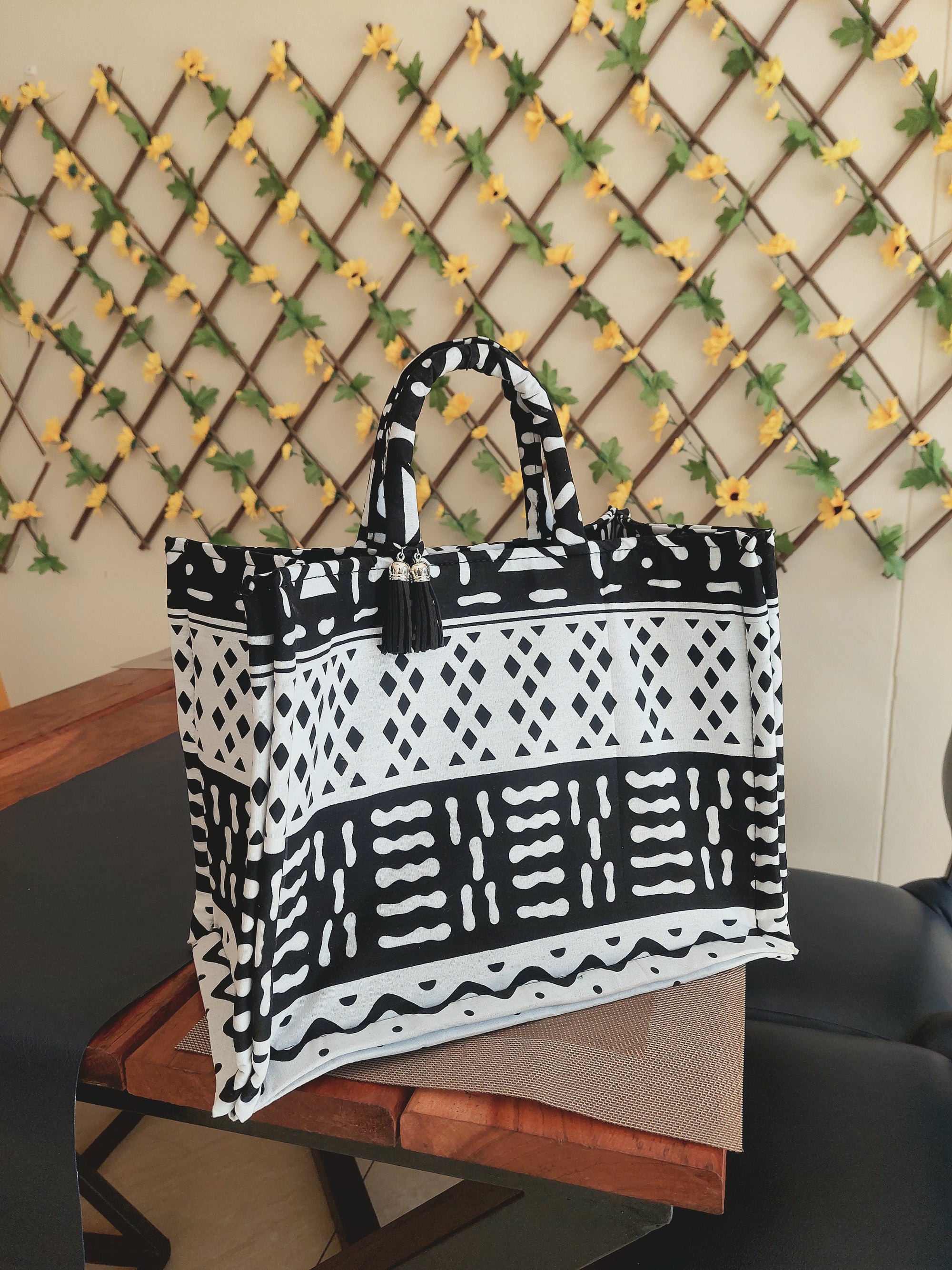 Telsi Midi Tote Bag