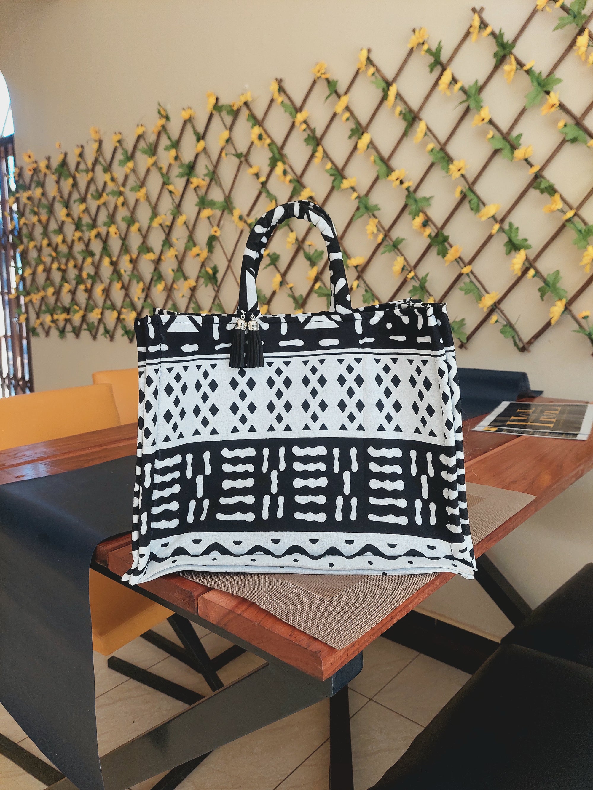Telsi Midi Tote Bag