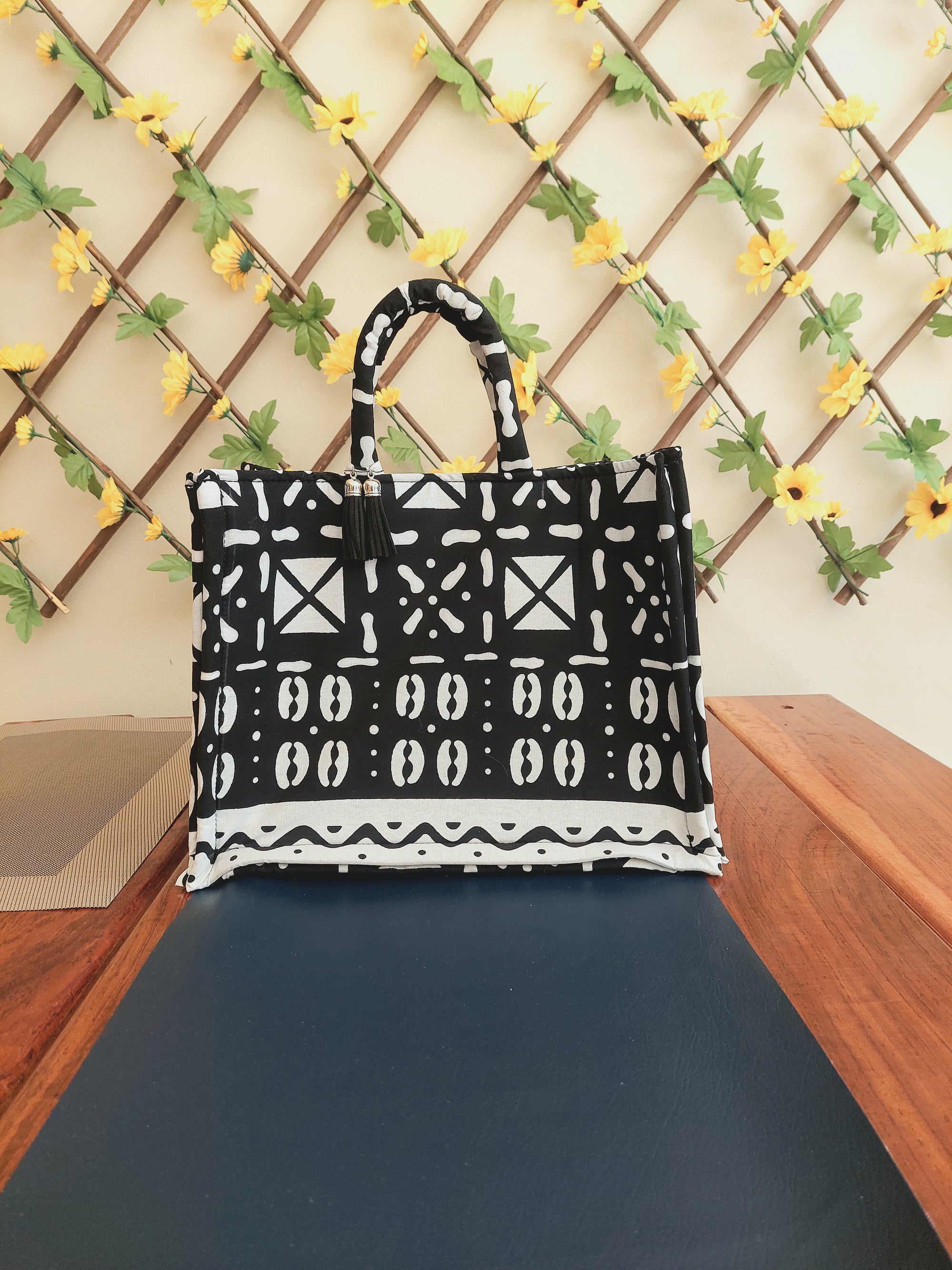 Telsi Midi Tote Bag